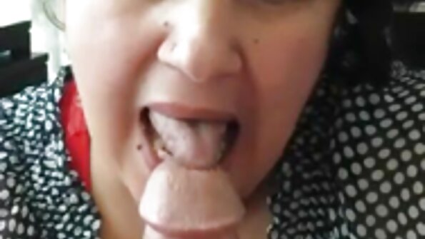 Ivy Snow və Emma Ink ikiqat dildo ilə çılğın əylənirlər