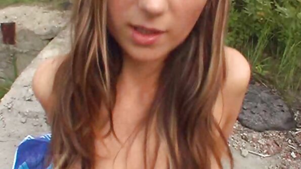 Horny Babe zəhlətökən bir köhnə xoruz